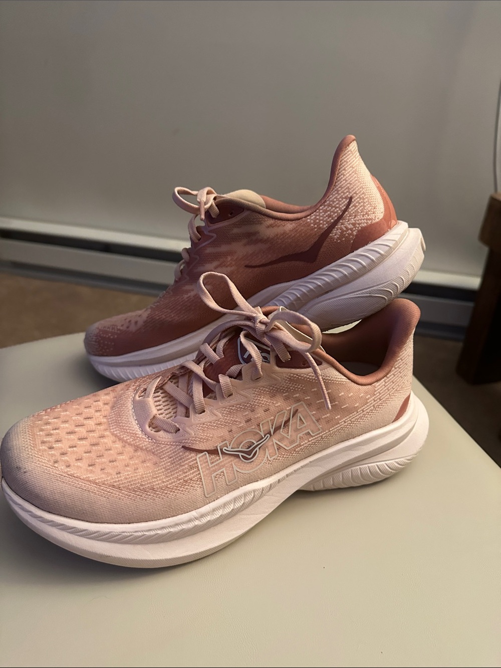 Hoka Mach 6 women’s running shoes. - Picture 2 of 10